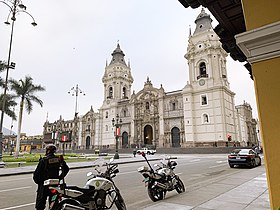 كاتدرائية باسيليكا في ليما ، مثال بارز لعصر النهضة في الأمريكتين المستعمرتين