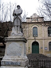 Le monument aux morts.