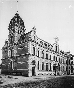 Ehemaliges Kaiserliches Postamt Spandau, mit dem später zerstörten Turm