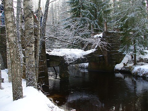 Развалины плотины