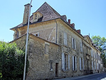 Le château de Saint-Cyprien.