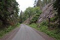 Route au niveau de Stigmanpasset, une étroite vallée de fracture.