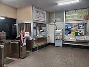 夜の駅舎内(2023年)