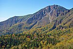 北東から紅葉のニペソツ山