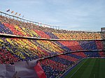 מוזאיקה בצבעי המועדון באצטדיון הקאמפ נואו, האצטדיון הביתי של ברצלונה