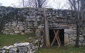 Le dolmen de Peyrelongue.