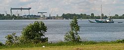 View over the Elbe river to Neuenfelde