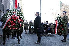 Президент Польши Бронислав Коморовский на церемонии в честь «отверженных солдат» 1 марта 2011 года.