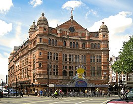 Palace Theatre (1890) Thomas Collcutt, uno dei più grandi teatri di Londra.