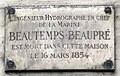 Plaque au no 54 en hommage à l'hydrographe Charles-François Beautemps-Beaupré.