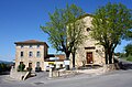 La poste et le temple protestant.