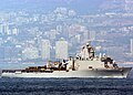 L'USS Whidbey Island participe au rapatriement de citoyens américains à Beyrouth lors du conflit israélo-libanais de 2006 (22 juillet 2006)