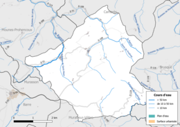 Carte en couleur présentant le réseau hydrographique de la commune