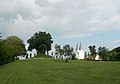 Blick auf den Hügel mit der Kirche im Hintergrund