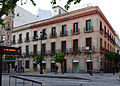 Le bâtiment situé entre l'édifice de Telefónica et la rue Barcelona.