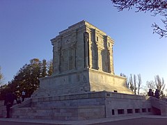 La tumba de Ferdousí en Tus.