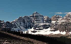 Vue du mont Hungabee depuis le nord-est.