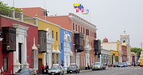 Edificios en el Jirón Independencia