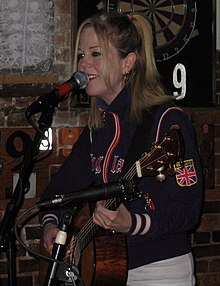 Mary Lou Lord performing in 2006