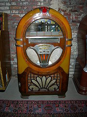 Juke-box Wurlitzer 750/750E de 1941 - 24 disques.