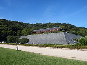 松山城二之丸史跡庭園　遠景