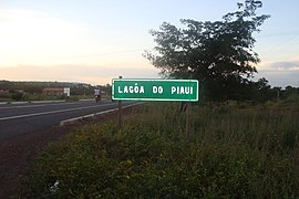 Placa na BR que atravessa a cidade