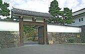 Kōraimon, outside
