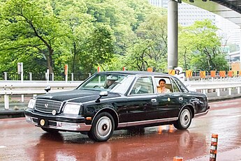 Toyota Century Royal.jpg