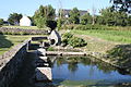 La fontaine de dévotion et le lavoir près de la chapelle Saint-Antoine.