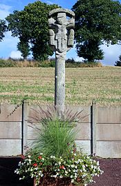 Le calvaire de Montertelot : vue d'ensemble.