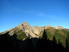 El Erlspitze es el pico más alto del Erlspitzgruppe, el grupo lateral más occidental del Karwendel