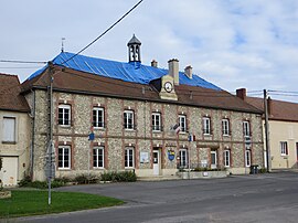 The town hall in Fromentières