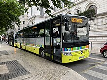 Mercedes Intouro n°1350 sur la ligne 84 du réseau STAS vu ici Place Jean Jaurès. Véhicule appartenant au sous-traitant SRT (numéro 152)