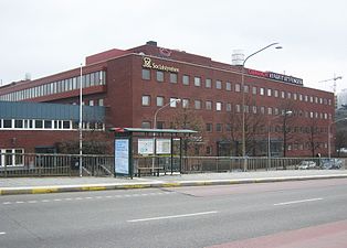 Tegelbyggnaden som inrymt Statskontoret, Riksrevisionsverket, DAFA och numera Socialstyrelsen byggdes 1976.