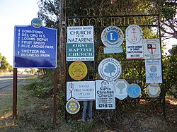 Loomis entrance sign