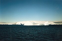 Un aspect du détroit Antarctique pendant l'été austral (décembre 1996).