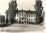 Huvudbyggnaden år 1930.