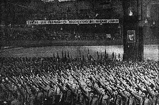 Meeting au Vel' d'Hiv' le 11 avril 1943 du Front révolutionnaire national, une organisation paramilitaire fasciste française créée pour lutter contre la résistance.