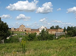 Ружанський палац, фасад на парадний двір