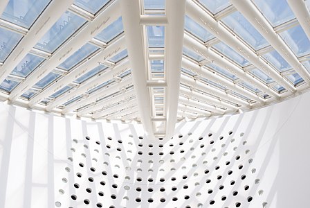 Ceiling of the متحف سان فرانسيسكو للفن الحديث by Snøhetta (2016), covered with fiber-reinforced plastic