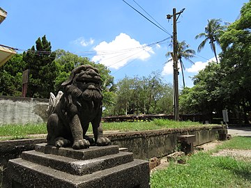 橋仔頭神社留存的狛犬雕像