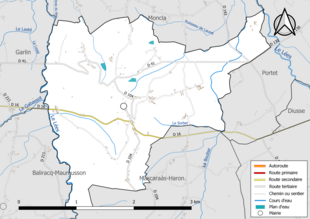 Carte en couleur présentant le réseau hydrographique de la commune