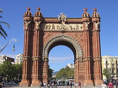 Arc de Triomf (1888) على شارع باسيج دي Lluís الشركة