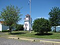 Le phare situé à la halte routière, à l'entrée ouest du village