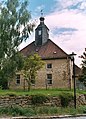 Kirche mit Ausstattung, Kirchhof und Einfriedung (Mauer)