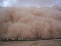 عاصفة رملية خلال فصل الصيف بحفر الباطن.