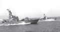 ספינת קומאר מצרית שטה במקביל לספינת סער 2 על קו הגבול הימי במפרץ סואץ, 1976.