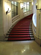 Escalier destiné au personnel.