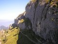 Unter den Nordabbrüchen der Gipfelplatte