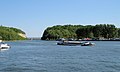 Péniche sur le canal Albert (long de 130 km) à Kanne